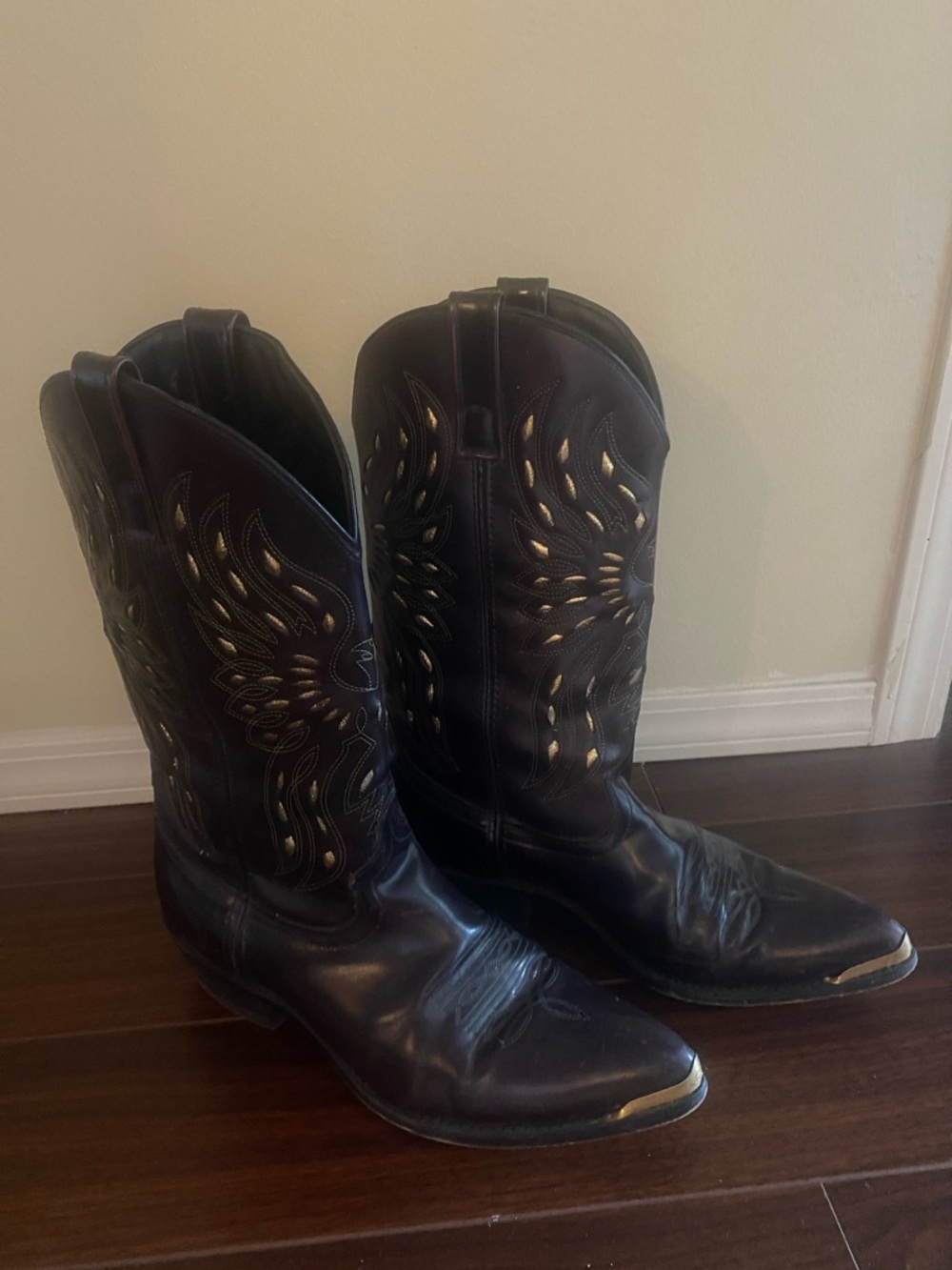 Rare Vintage Thunderbird Black Leather Western Cowboy Boots with Gold Stitching - Picture 1 of 9